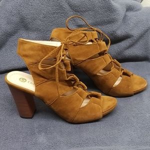 Chase & Chloe heels